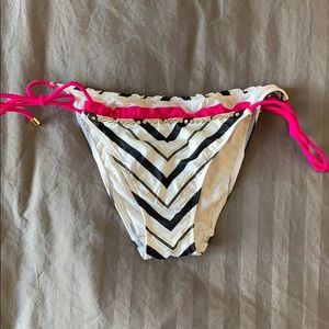 NWOT VS Bikini Bottom